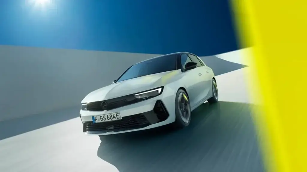 opel astra photo